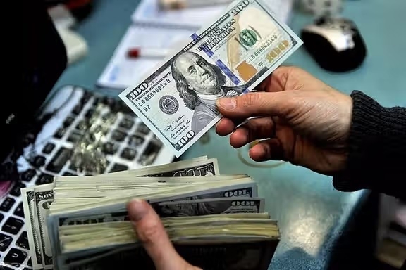 Iran’s currency Rial drops to 2.02 mn per USD