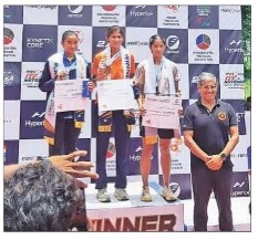 Sanjana clinches