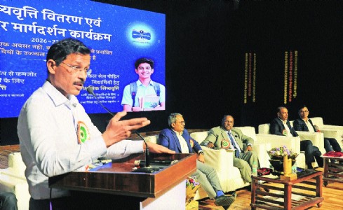 ‘Vichar-Shunyata’ is the biggest challenge today: Tukaram Mundhe