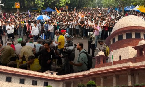States can withdraw FIRs against students of NEET protests: SC