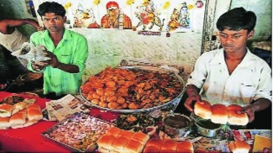 Maharashtra Hotel and Food Workers Union demands FSSAI training for food workers