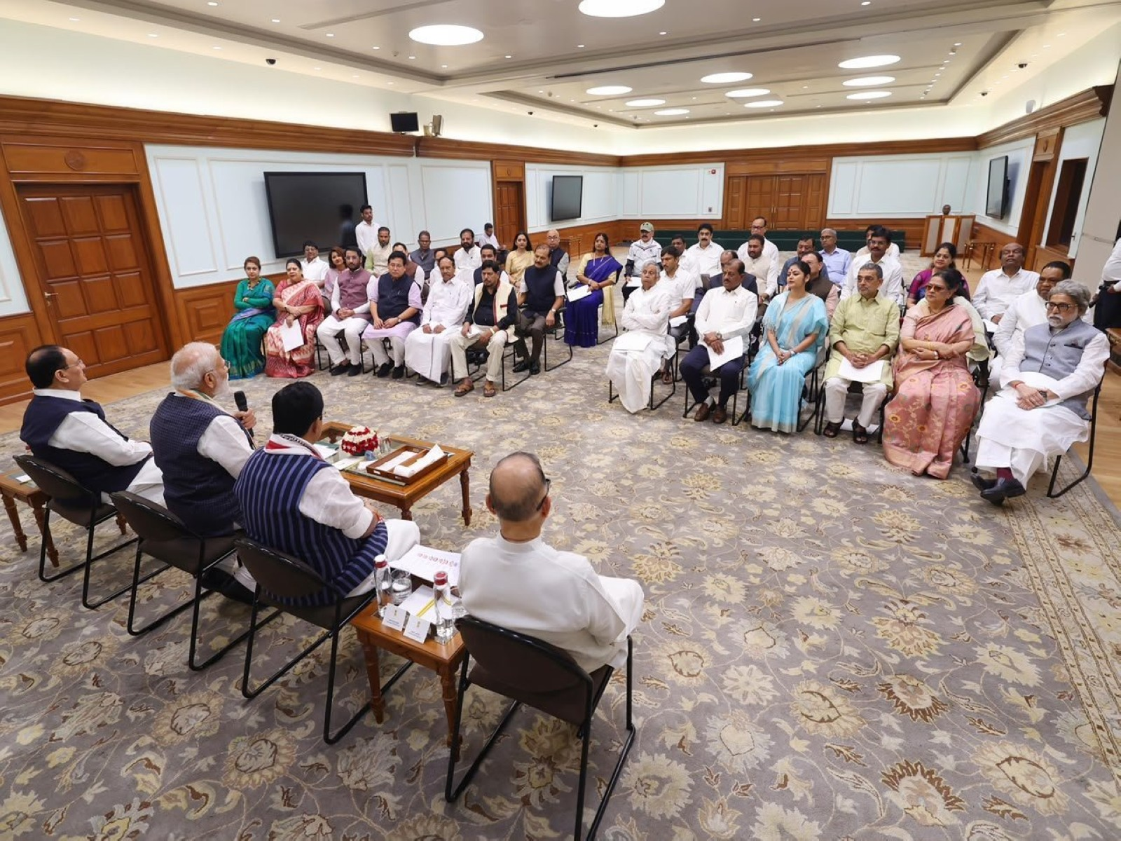 PM hosts MPs  of NDA allies