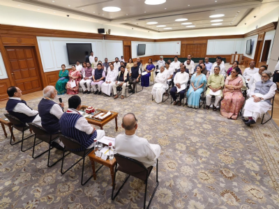 PM hosts MPs of NDA allies over breakfast