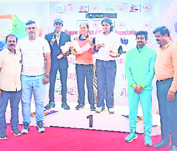 Manoj, Manshi bag State
