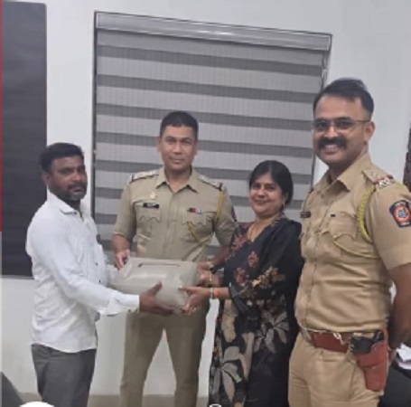 Samaritan Auto driver returns bag 