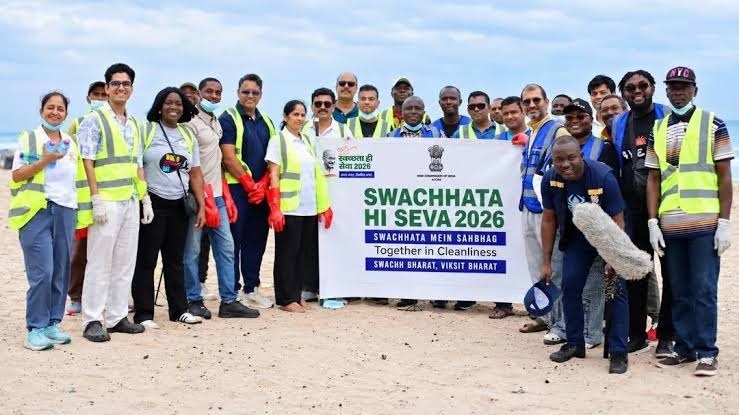 Indian mission cleans up beach in Ghana