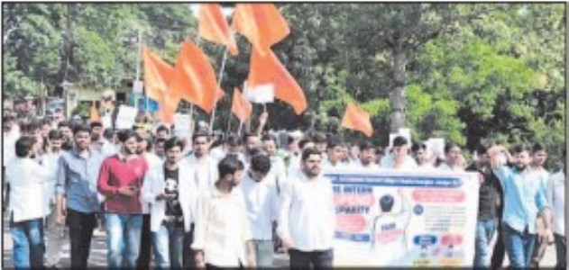 Over 300 BAMS students with ABVP form humanchain, demand stipend parity with MBBS interns