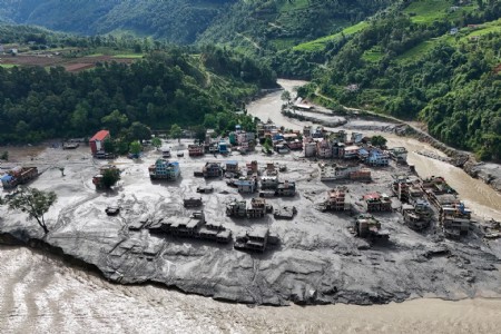 5 with city roots still missing after last contact on Nepal-Tibet border