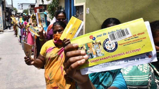 Every 4th Jan Dhan a/c inoperative; 5.72 crore have zero balance: RTI