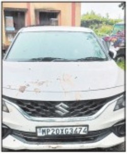 Car driver arrested while transporting1,750 pouches of illegal liquor