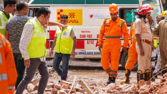 Delhi building collapse Toll rises to 7; owner arrested, 5 MCD officials suspended